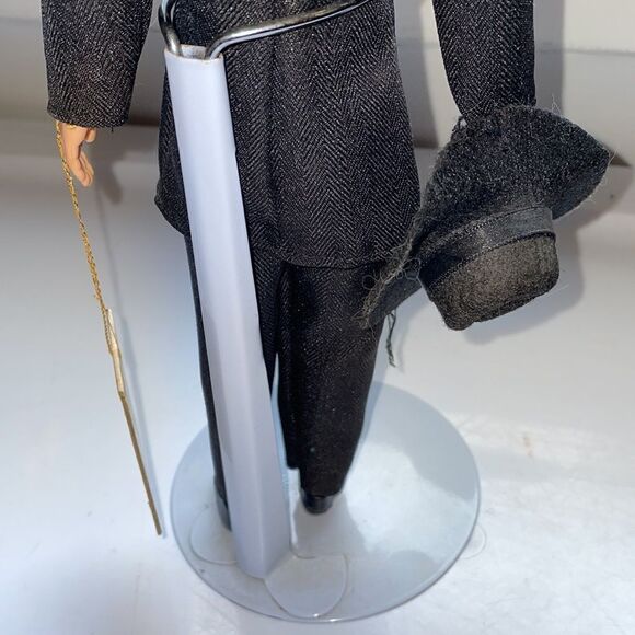 Vintage 1989 Gone With The Wind Rhett Butler/Clark Gable doll on stand - Picture 6 of 7